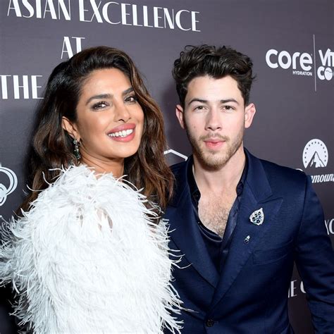 Priyanka Chopras cheeky bikini photo with husband Nick Jonas。